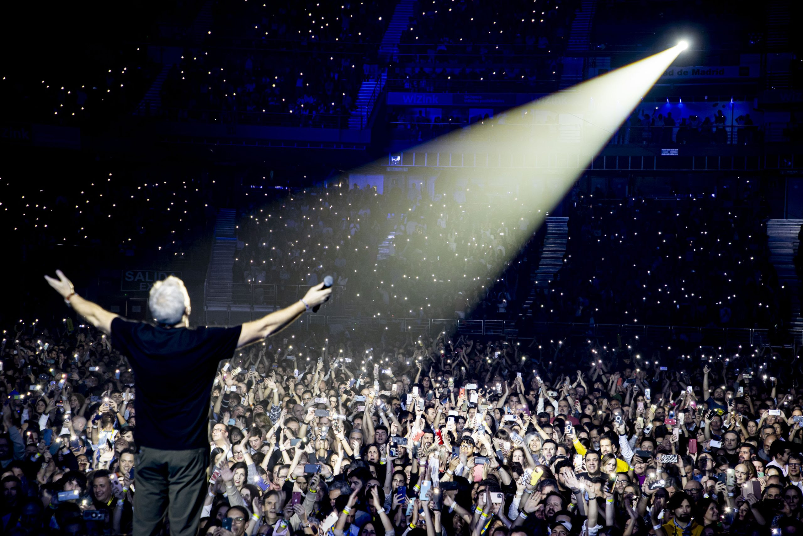 Hombres G en el escenario